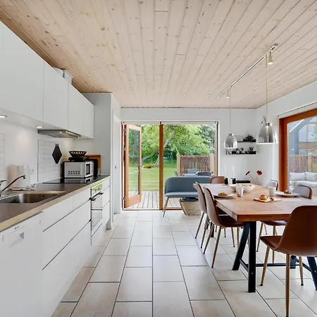 Hus 16 Holiday home *