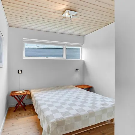 Hus 16 Holiday home